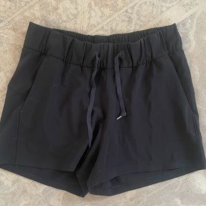 Lululemon shorts size 4